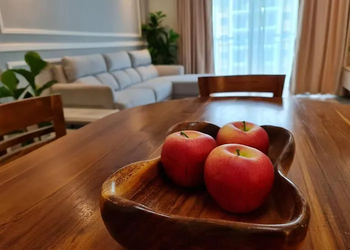 Lovely 1878 Apartment 3-Bedrooms With Free Parking