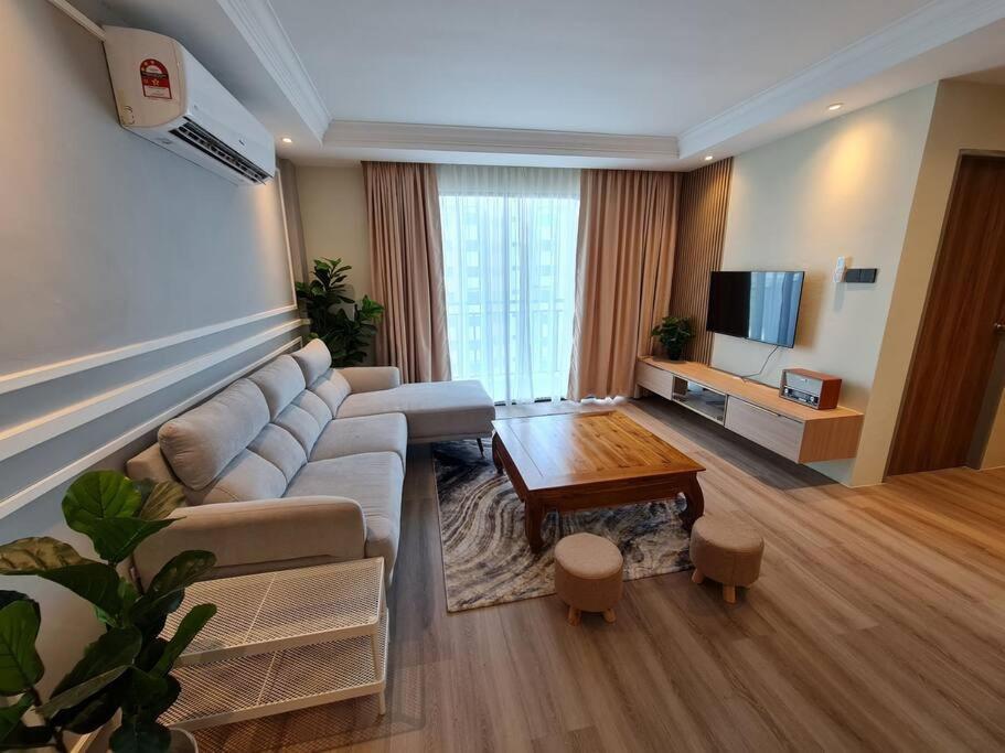 Apartment Lovely 1878 3-bedrooms With Free Parking