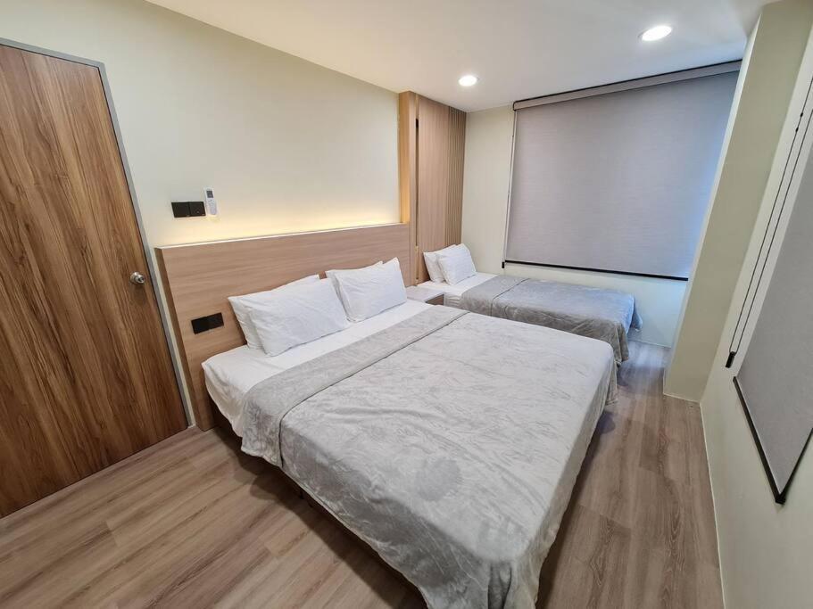Apartment Lovely 1878 3-bedrooms With Free Parking *